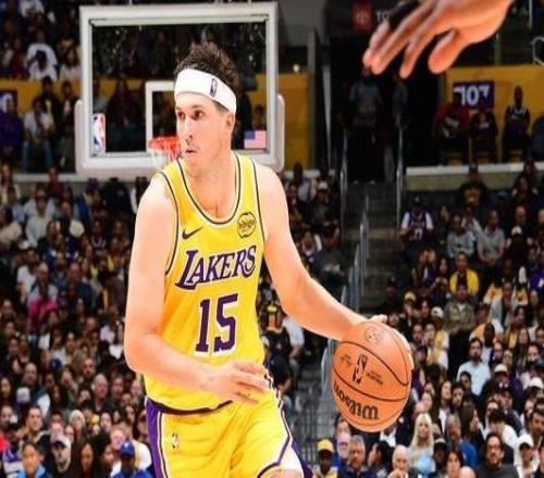 追平贝勒排名湖人队史第三高！里夫斯开赛前四场轰143分