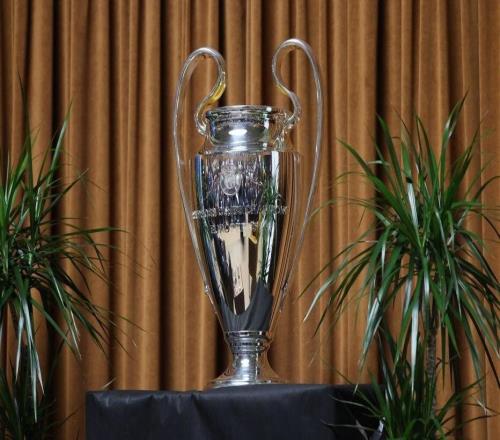 分享喜悦，本赛季巴黎每个主场比赛都会展示欧冠奖杯供球迷参观