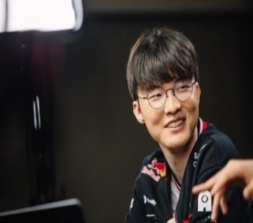 传奇继续T1连续5年杀入S赛，中单Faker职业生涯第10次参赛！