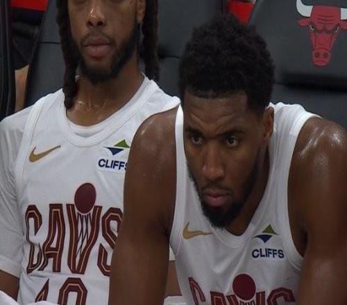 光速下滑，骑士本赛季28场已输13场，上赛季直到3月才输13场