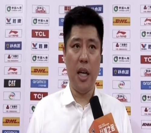 潘江：今天对新疆队重点人的防守很成功，但细节处理得不好