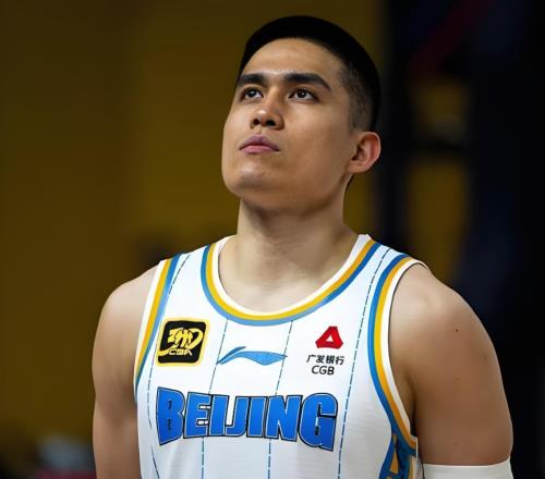 输给青岛2分！北京队3人表现糟糕，要为输球买单