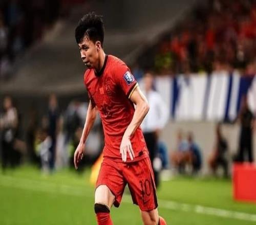 留洋德甲法兰克福获中国企业7.4亿赞助：王钰栋被推荐加盟