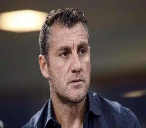 维耶里建议曼联学习防守反击，阿莫林还要突出B费的组织能力