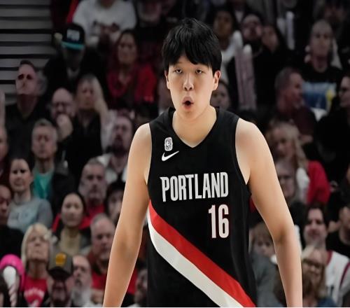 杨瀚森时隔8场被弃用：仍未进开拓者常规轮换乐福罗威闪耀扎心