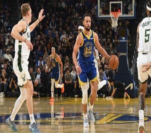 库里31分字母哥空砍34+10勇士主场力克雄鹿