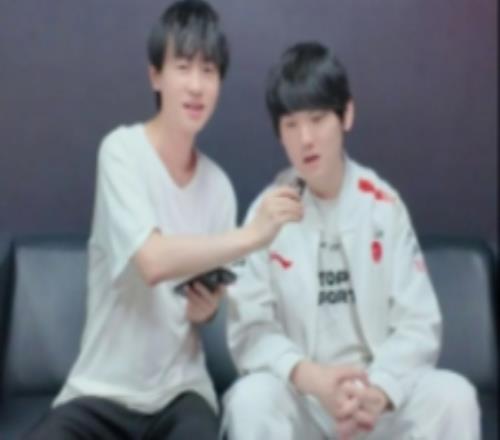 Ming采访JKL：跟同位置选手双排选Uzi，我会去打辅助