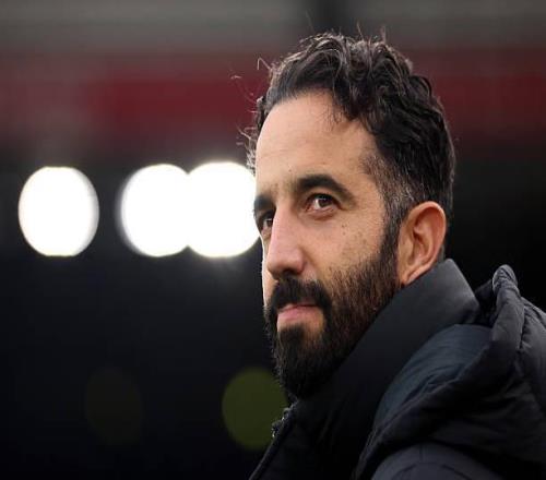 曼联解雇主教练阿莫里姆有可能找来依然踢3421的格拉斯纳