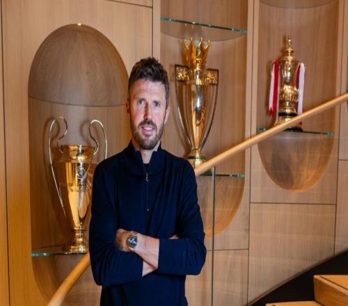 老雷：曼联从二流联赛请教练一再失败，卡里克要为本土教练正名