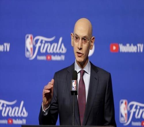 萧华：公众舆论并不总是对的我要设身处地地为鲍尔默和小卡着想