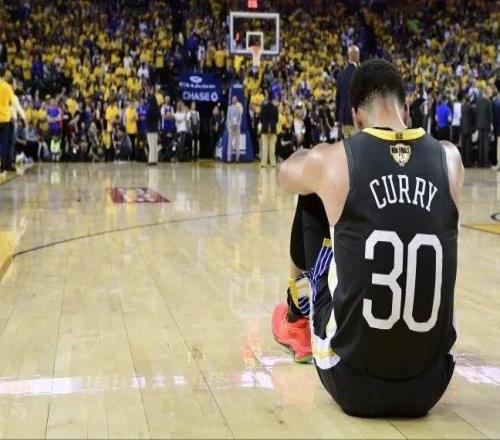 巴特勒赛季报销后交易！大JB笑了！库里想哭！最新回应来了！