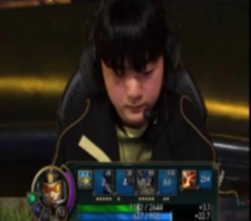 赛事官方分享Canyon皇子抢龙瞬间：Canyon的战旗比以往更锐利