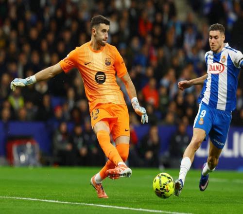 6次神扑！巴萨门神直面旧主毫不手软硬生生扑出各项比赛8连胜