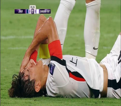 太惨烈，亚冠生死战：中超霸主被狂攻48脚、3人受伤，濒临淘汰！