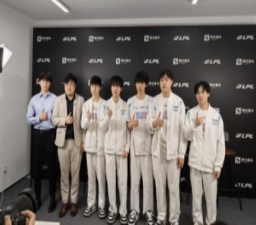 BLG赛后群访Bin：更进一步的目标是拿冠军希望以后多参与公益