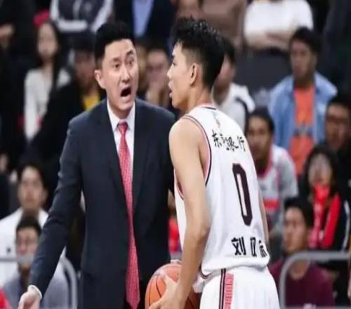 好久不见！广东旧将现身业余比赛曾是杜锋爱徒因伤遗憾退役