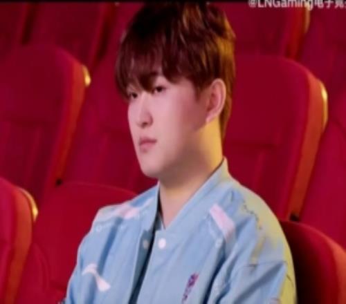 LNG发布1xn选手故事：想让1xn这个ID被更多人知道为此会一往无前