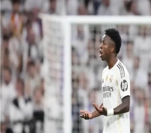 旧将：维尼修斯表现没达到他的续约要求，多数皇马球员也这样