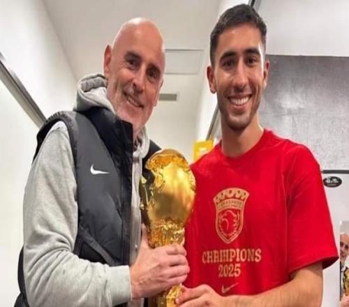 随海港夺冠，亚历斯祖成为首位夺得中超冠军的中国香港球员