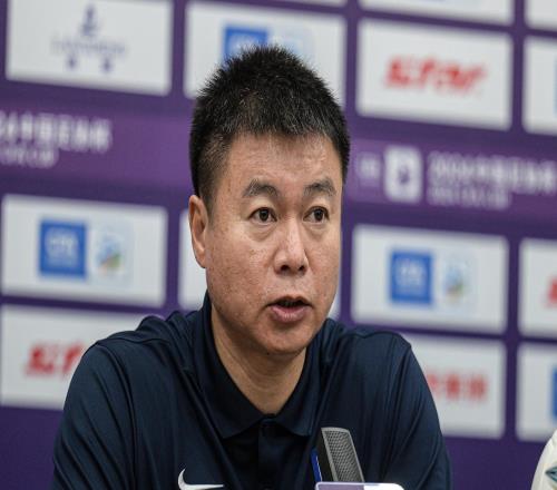 于根伟：我们的球员有望获得个人奖项巴顿在训练中再次受伤