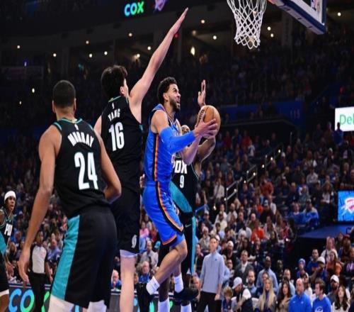 单手劈扣+超周琦！杨瀚森1战创3项新高，开拓者惨败，SGA太强了！