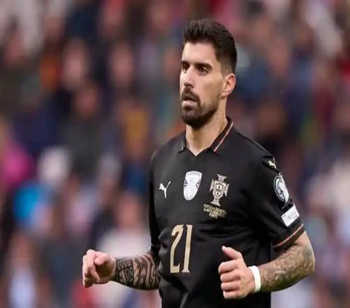 达成协议！曼联冬窗第1笔签约！三年合同，要签28岁后腰内维斯