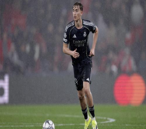 皇马官博发赫伊森道歉遭质疑：个人账号不道歉吗起码录个视频