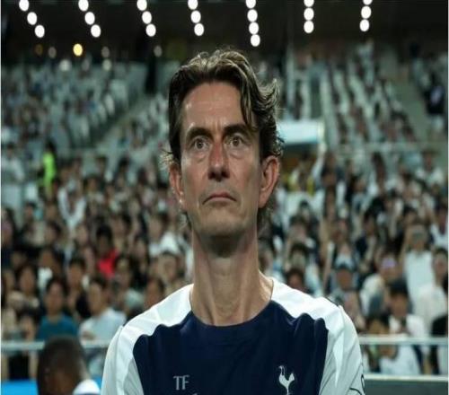 天空记者：热刺原本想给弗兰克更多时间，但局面变得难以维持