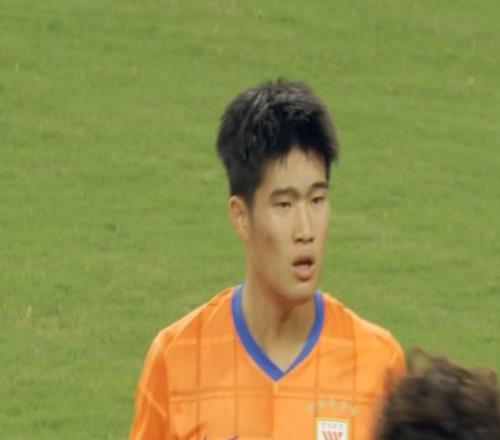 与申花一役11次解围，山东后卫彭啸创个人中超单场新高