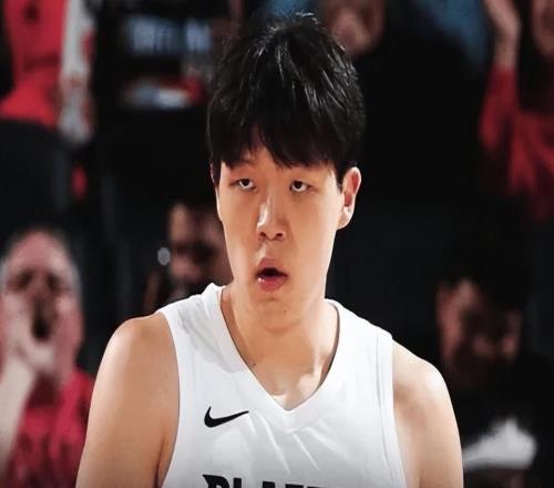 杨瀚森轰16分发布会：仍在总结隐患强调进步空间，但已打出自信！