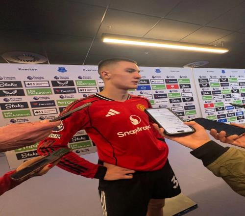 谢什科首谈至今无缘为卡里克先发！曝曼联特训细节，功臣并非贝巴