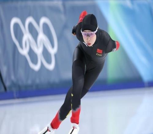 意大利速滑老将洛洛布里吉达成为“双金王”