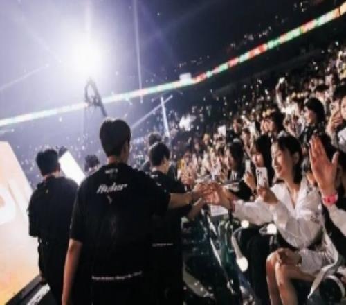 韩媒：每年数百亿韩元的转播权费用，LCK战队分成也随之增加