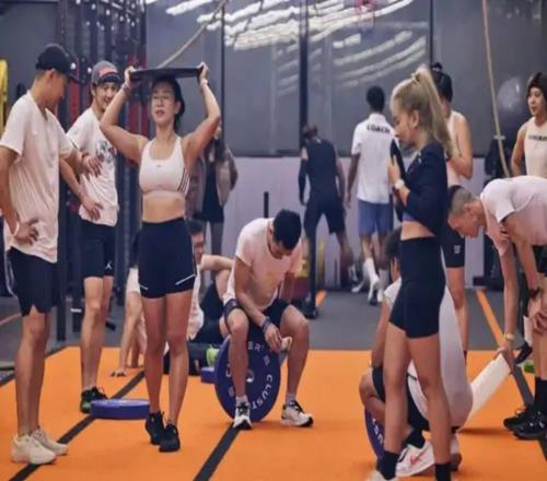 花600多元来“循环找虐”，又一“中产标配”运动火了