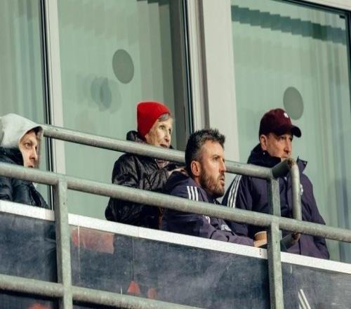 邮报：卡里克一上任就看青训比赛，阿莫林14个月从未认真看过