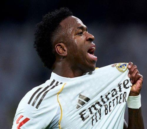 随着皇马21绝杀+贝蒂斯21逆转！西甲最新积分榜：巴萨1分领跑