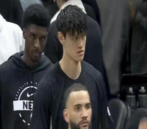 篮网35分大胜！球迷吐槽曾凡博未出场引热议“澳门特供准备”