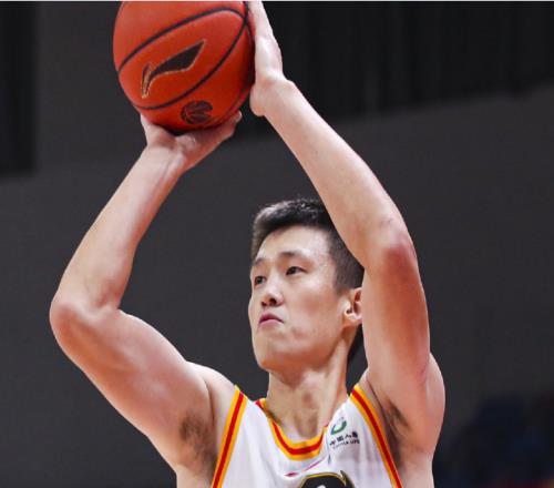 35岁老将周鹏大概率要补测：三分半投篮测试中途放弃未完成