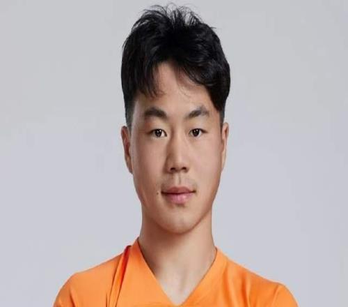 下一个方昊国安免签泰山中场邓捷夫+茹子楠补两翼2老将还有油