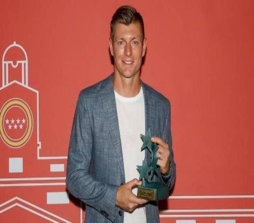 一社媒认为克罗斯应回去帮帮皇马，克罗斯回应：不错的尝试