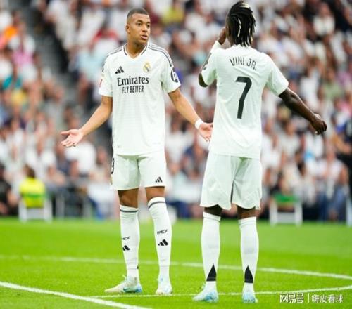 米兰故事重演！欧冠两大冷门，三进三出，皇马巴黎落入附加赛