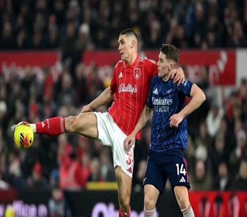 争议点球吹罚两大主帅开炮！阿森纳00诺丁汉森林，2连平甩开曼城