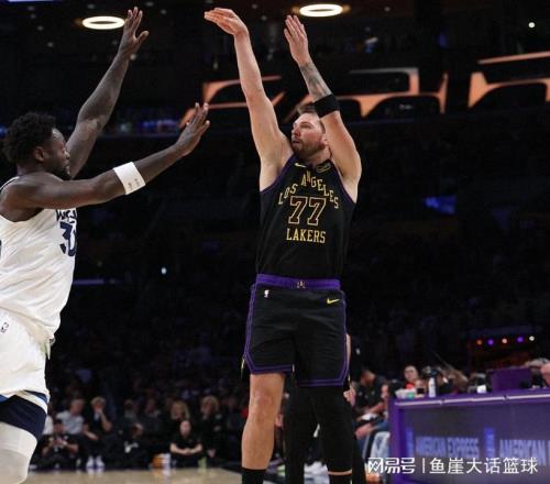 完胜！东契奇31+11+11里夫斯爆发，华子14分10罚，詹姆斯开心庆祝