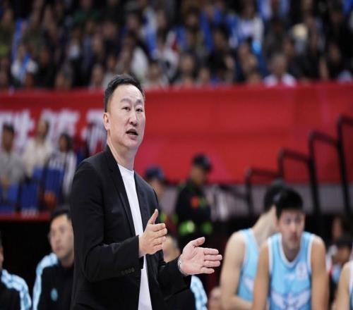 “奇兵”爆发痛快“复仇”！青岛男篮主场大胜浙江男篮，纪卓爆发投中4记三分狂砍16分