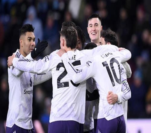 谢什科：失去主教练从来都不是一件容易的事，我们得承担责任