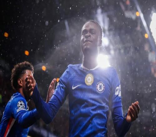 莫耶斯：目前埃弗顿正就租借乔治进行谈判，不能保证一定完成