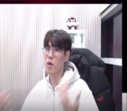 Oner澄清决赛登场“Wink”：突然灯光照到我眼睛特别强烈的光！