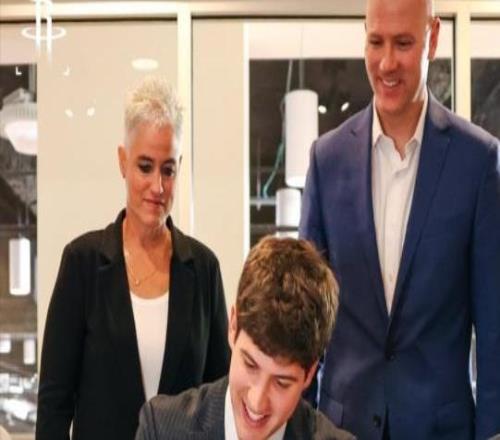 场均11+2+3！火箭队神射手能投能跳，命中率近5成，3巨头送出大礼