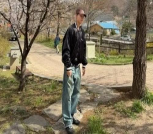 戴先生在哪里发财呢Deft更新个人社媒动态：生存报告