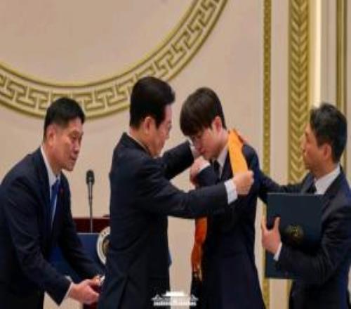 韩媒：以后“电竞到底是不是体育”这种争论再次出现我们只需回应“Faker拿了青龙章”